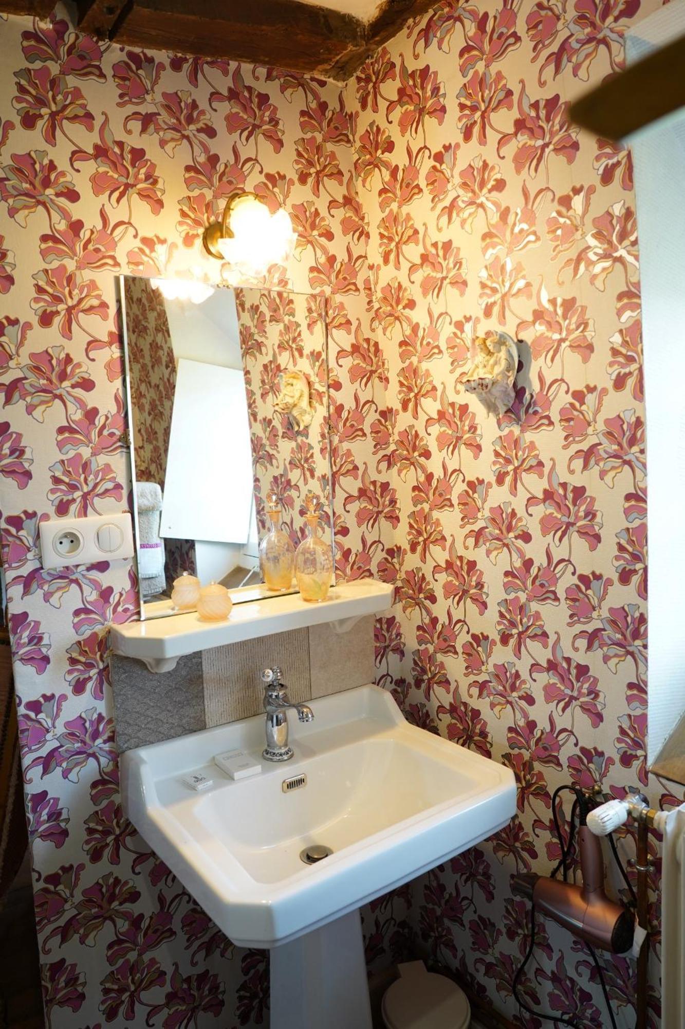 Chateau De Vassinhac Chambres D'Hotes Collonges La Rouge Room photo